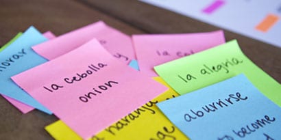 Divida esses tópicos e coloque cada palavra estrangeira em uma nota Post-it®